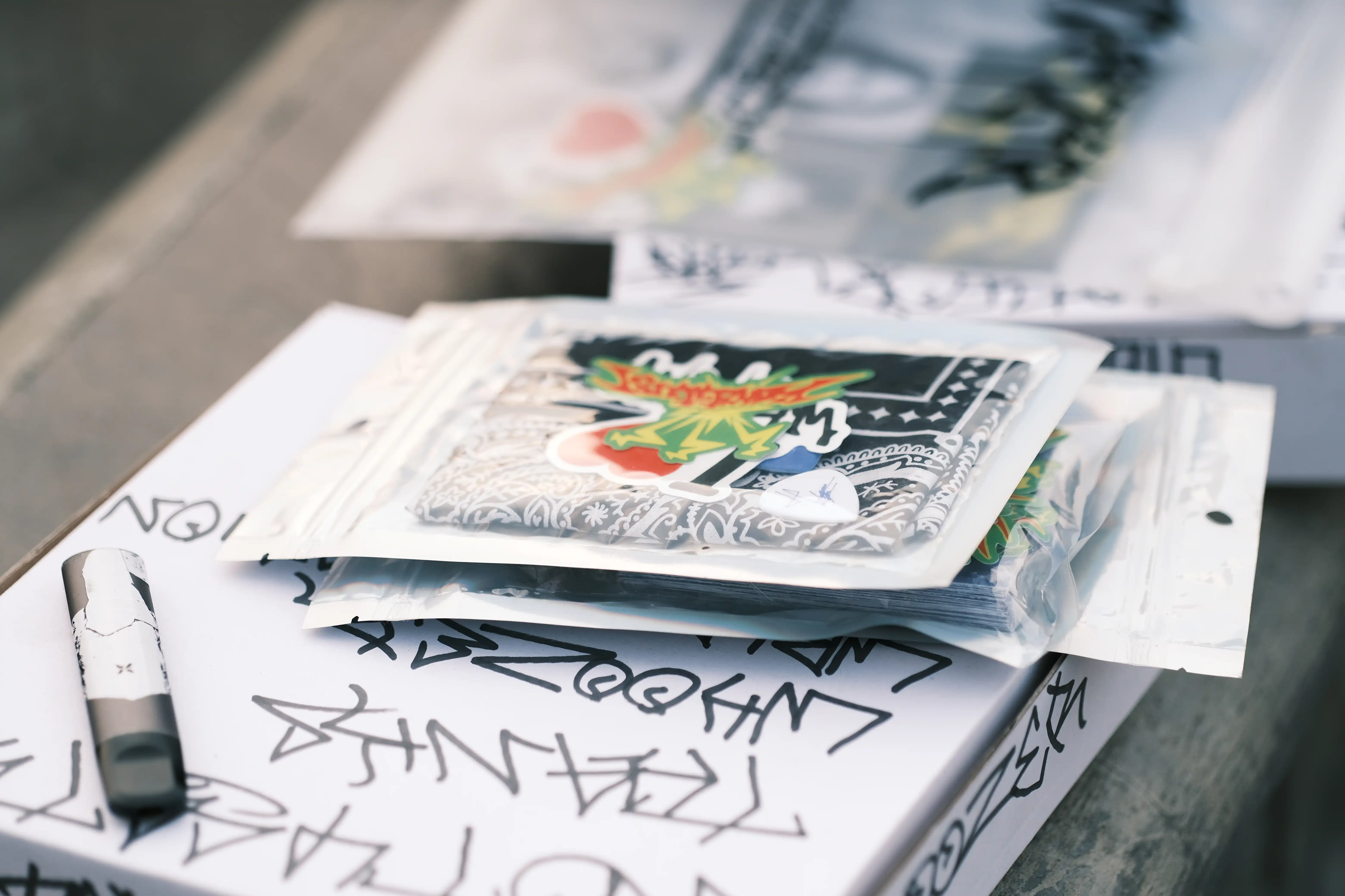 BUNDLE WHZR X KONZ MERCH